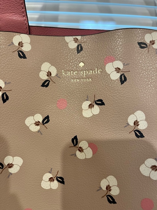 kate spade Handbags - Kate Spade Reversible Pink Floral Print Tote with Cream Accents